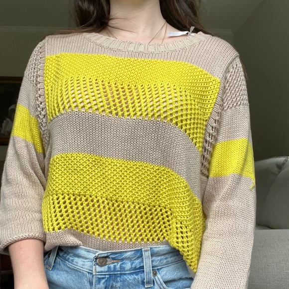 Tan and yellow sweater - Picture 3 of 6